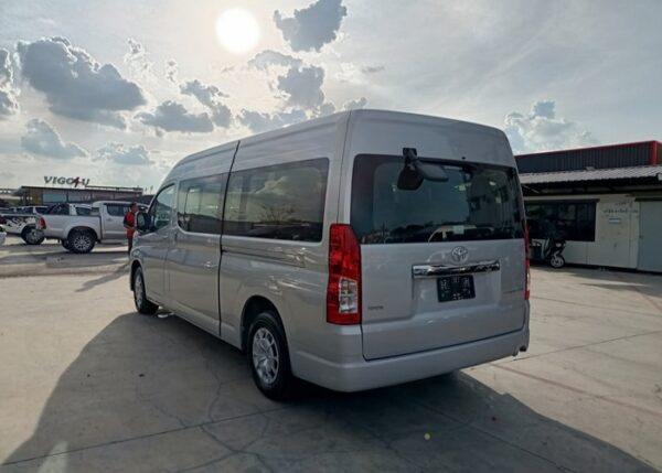 2024 TOYOTA COMMUTER - Image 12