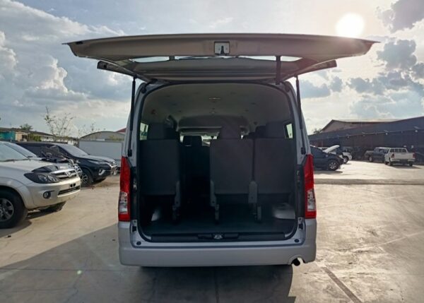 2024 TOYOTA COMMUTER - Image 10