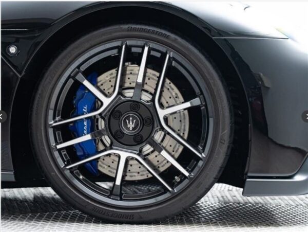 Maserati MC20 2023 - Image 31