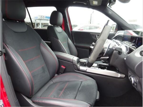 Mercedes-AMG GLB 35 2023 - Image 9