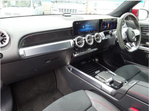 Mercedes-AMG GLB 35 2023 - Image 12