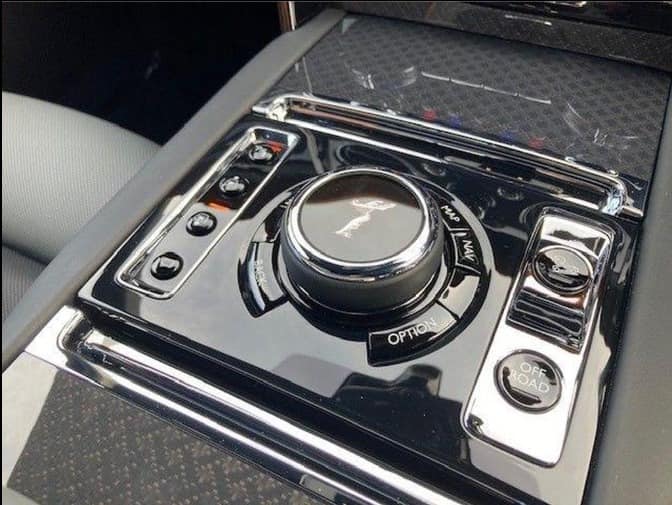 Rolls-Royce Cullinan Black Badge 2023 - Image 13