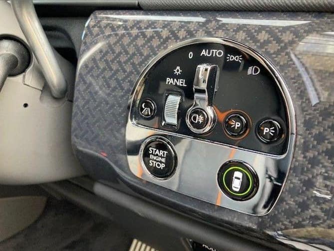 Rolls-Royce Cullinan Black Badge 2023 - Image 16