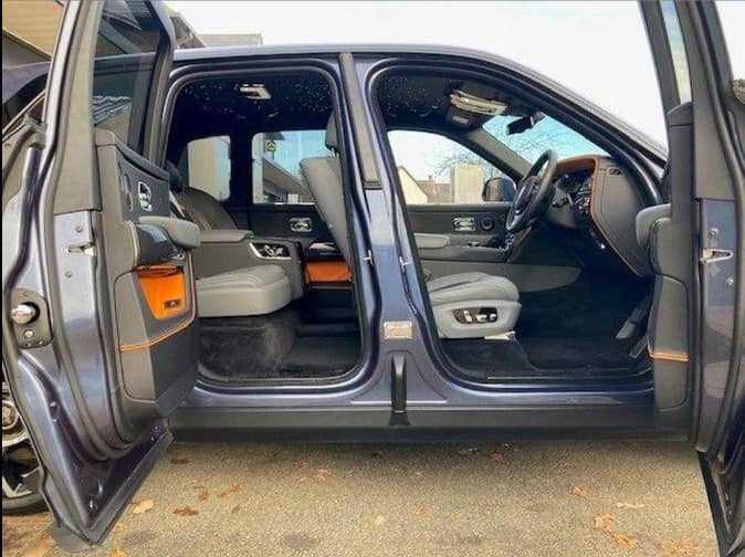 Rolls-Royce Cullinan Black Badge 2023 - Image 23