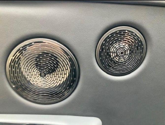 Rolls-Royce Cullinan Black Badge 2023 - Image 27