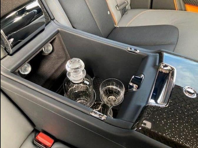 Rolls-Royce Cullinan Black Badge 2023 - Image 31