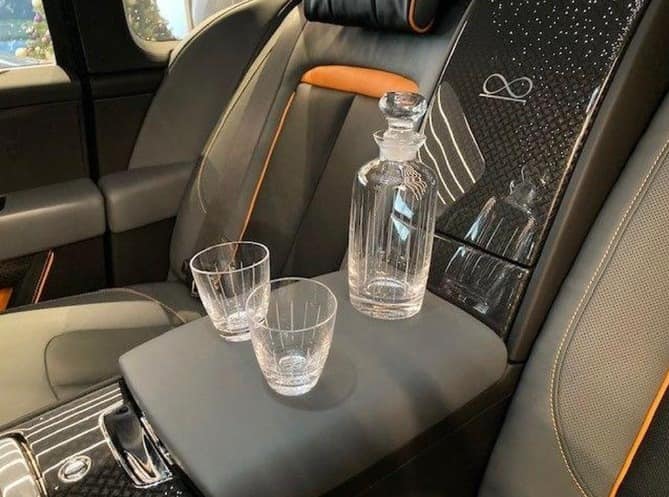 Rolls-Royce Cullinan Black Badge 2023 - Image 34