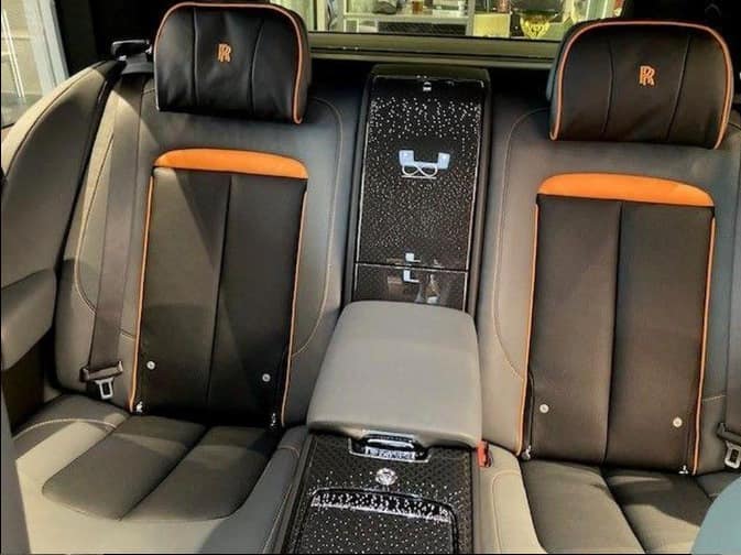 Rolls-Royce Cullinan Black Badge 2023 - Image 37