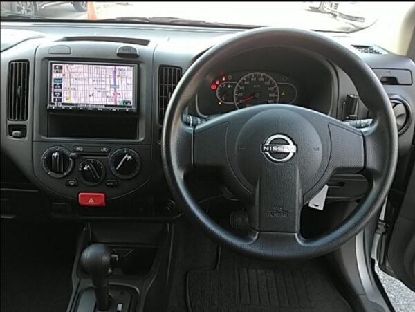 Nissan Advan 2022 Gasoline - Image 10