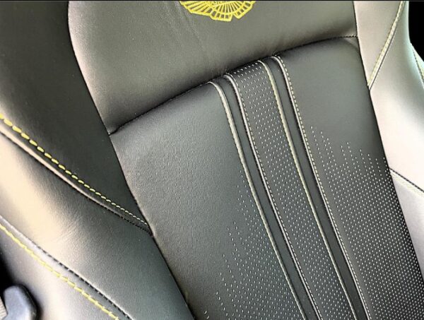 Aston Martin Vantage 2024 - Image 9