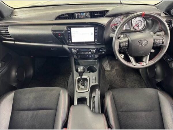 2023 TOYOTA HILUX GR SPORT – DOUBLE CAB 4x4 - Image 6