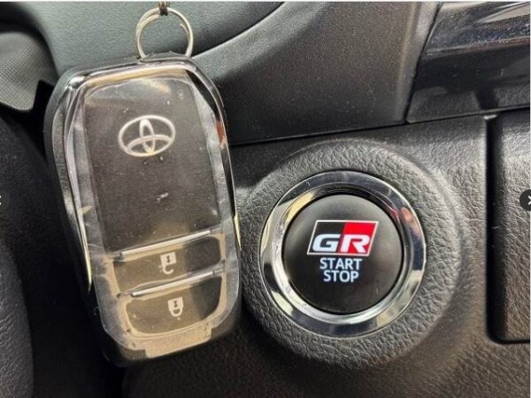 2023 TOYOTA HILUX GR SPORT – DOUBLE CAB 4x4 - Image 16