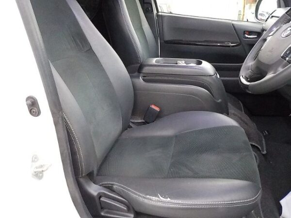 2019 Toyota Hiace Van Diesel  2.8L - Image 5