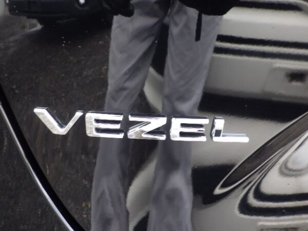 HONDA VEZEL HYBRID 2023 - Image 10