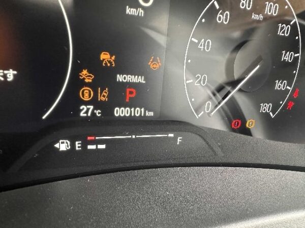 New Model Vezel Z Play 2024 Facelift and updated sound system (Stock ID: 5279) - Image 6