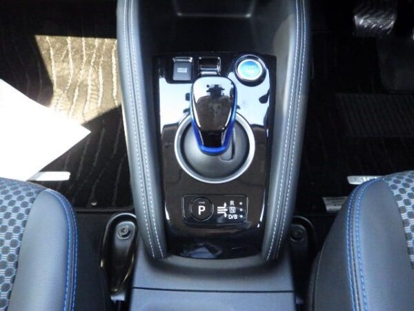 NISSAN Kicks Red 2 Tone X 2021 e-power  (Stock ID: 5284) - Image 11