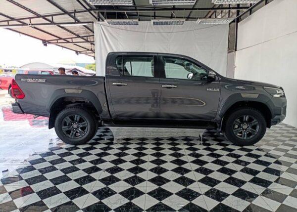 2024 TOYOTA DOUBLE CAB 4x2 - Image 7