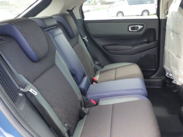 Honda Vezel 2024 X Hunt Blue (2024  Stock ID: 5336) - Image 14