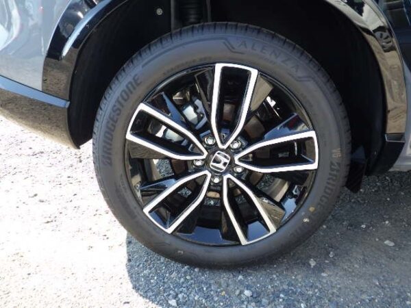 Honda Grey Vezel Z Package Facelift 2024 (Stock ID: 5303) - Image 13