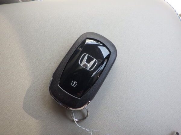 Honda Blue Z Play Vezel 2024 brand new facelift(Stock ID: 5343) - Image 5