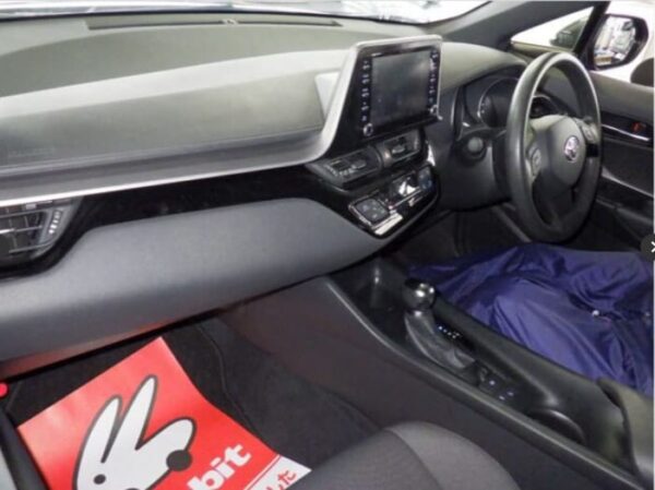 Toyota C-hr 2023 1200cc gas Grade 4.5 17k Mileage - Image 5