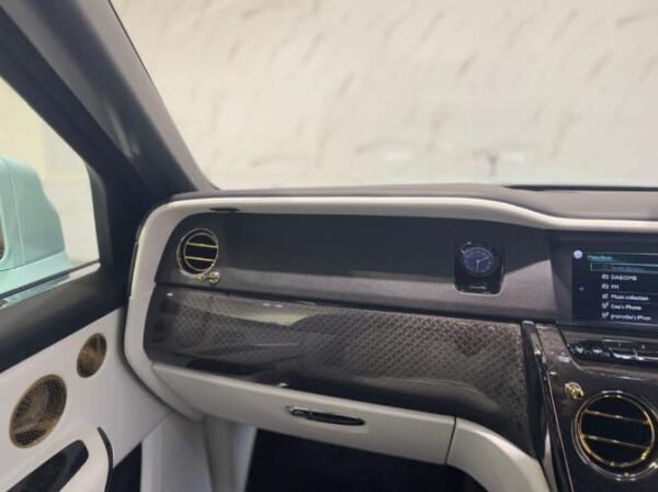 Rolls-Royce Cullinan Black Badge 2023 - Image 14