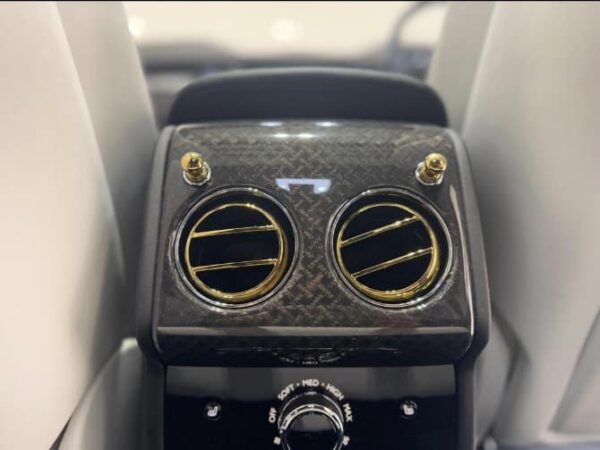 Rolls-Royce Cullinan Black Badge 2023 - Image 17