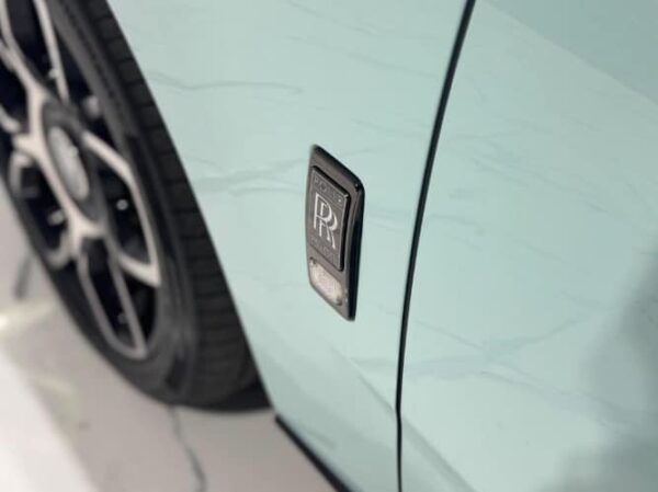 Rolls-Royce Cullinan Black Badge 2023 - Image 29