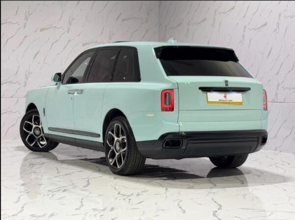 Rolls-Royce Cullinan Black Badge 2023 - Image 8