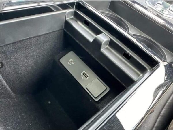 Range Rover Evoque 2023 - Image 8
