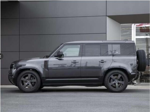 Defender 110V8 P525 Black 2024 - Image 4
