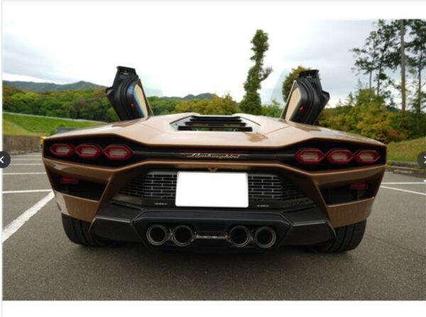Lamborghini Countach LPI800 2022 - Image 2