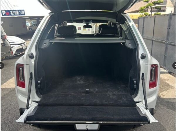 Rolls-Royce Cullinan Grace White 2024 - Image 23