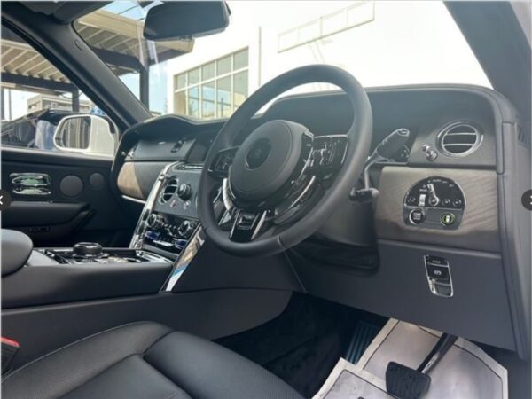 Rolls-Royce Cullinan Grace White 2024 - Image 34