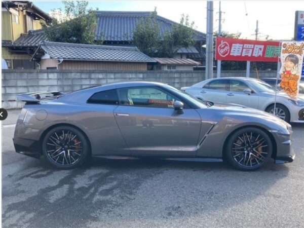 Nissan GT-R Black Edition Gray 2024 - Image 5