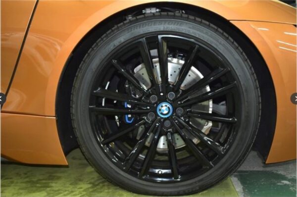 BMW i8 Roadster 2021 - Image 13