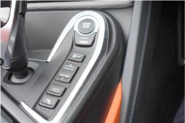 BMW i8 Roadster 2021 - Image 27