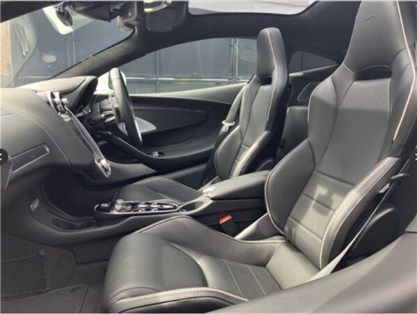 McLaren GT Luxe White 2023 - Image 12