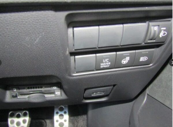 Toyota GR Yaris 2023 - Image 12