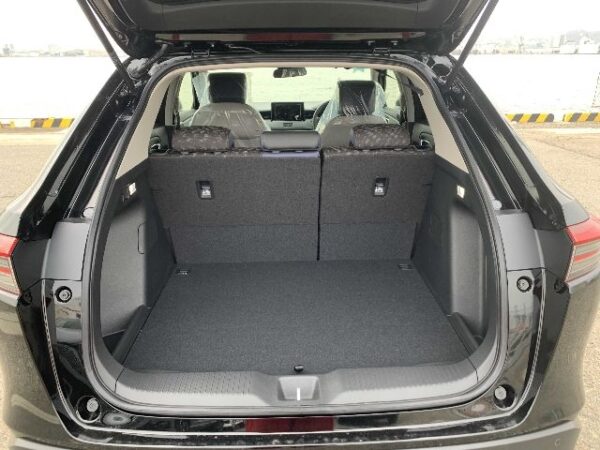 Brand New Honda Vezel X Hunt 2025 - Image 10