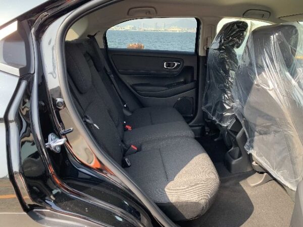 Brand New Honda Vezel X 2025 Black - Image 10