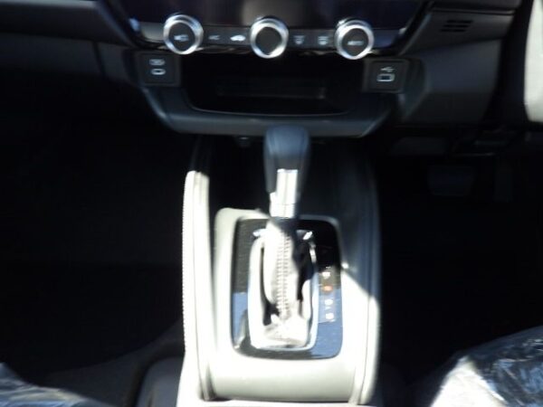 Brand New Honda Vezel X 2025 Grey - Image 11