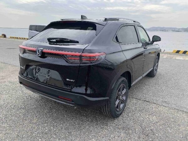 Brand New Honda Vezel X Hunt 2025 - Image 4