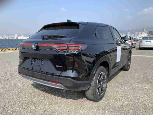 Brand New Honda Vezel X 2025 Black - Image 4