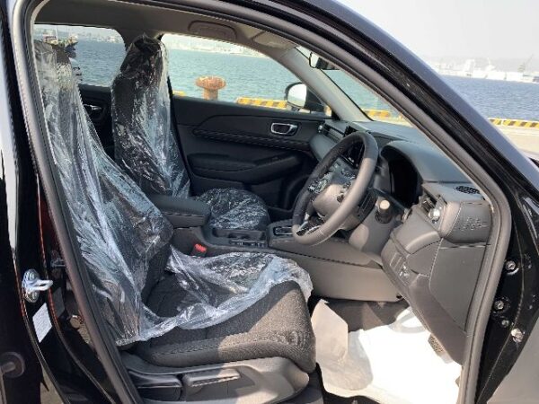 Brand New Honda Vezel X 2025 Black - Image 7