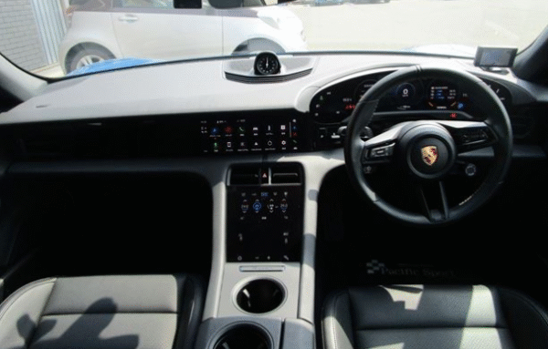 2023 Porsche Taycan – Sport Chrono Package - Image 11