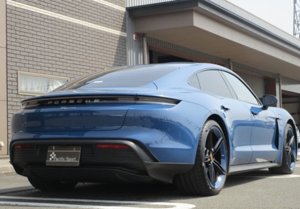 2023 Porsche Taycan – Sport Chrono Package - Image 8