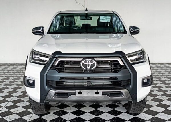 2025 Toyota Hilux 4WD 2.8L Double Cab – White